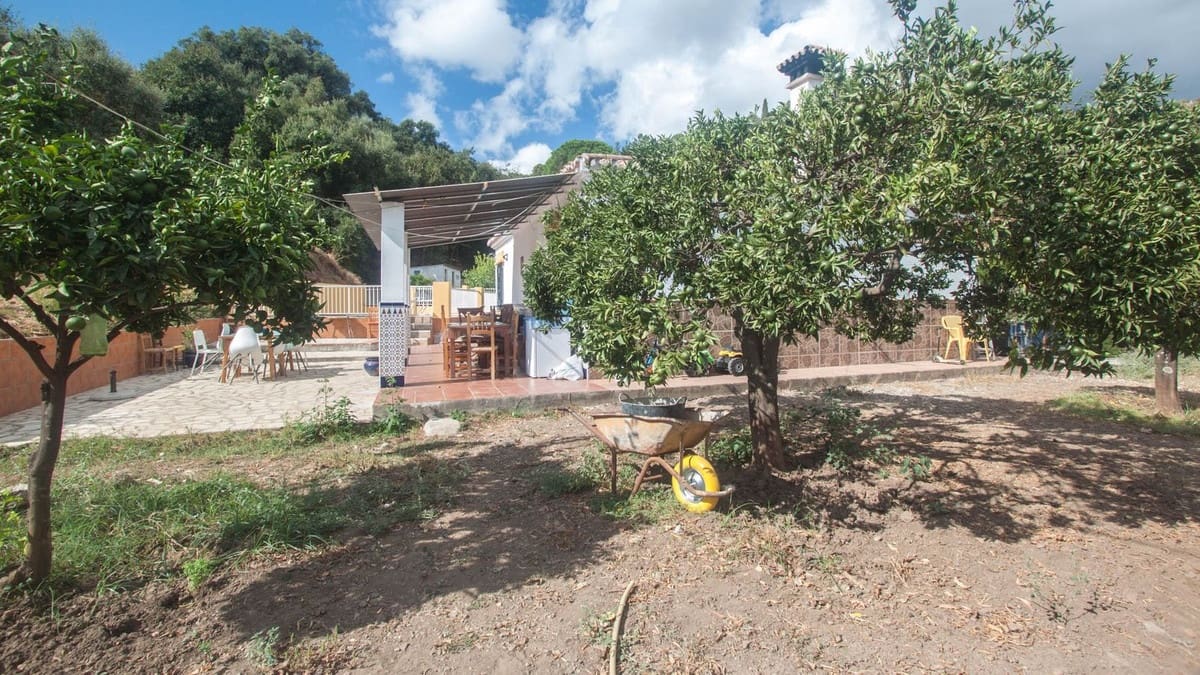 3 soverom Finca/Herregård til salgs i Estepona med svømmebasseng - € 475 000 (Ref: 9823469)