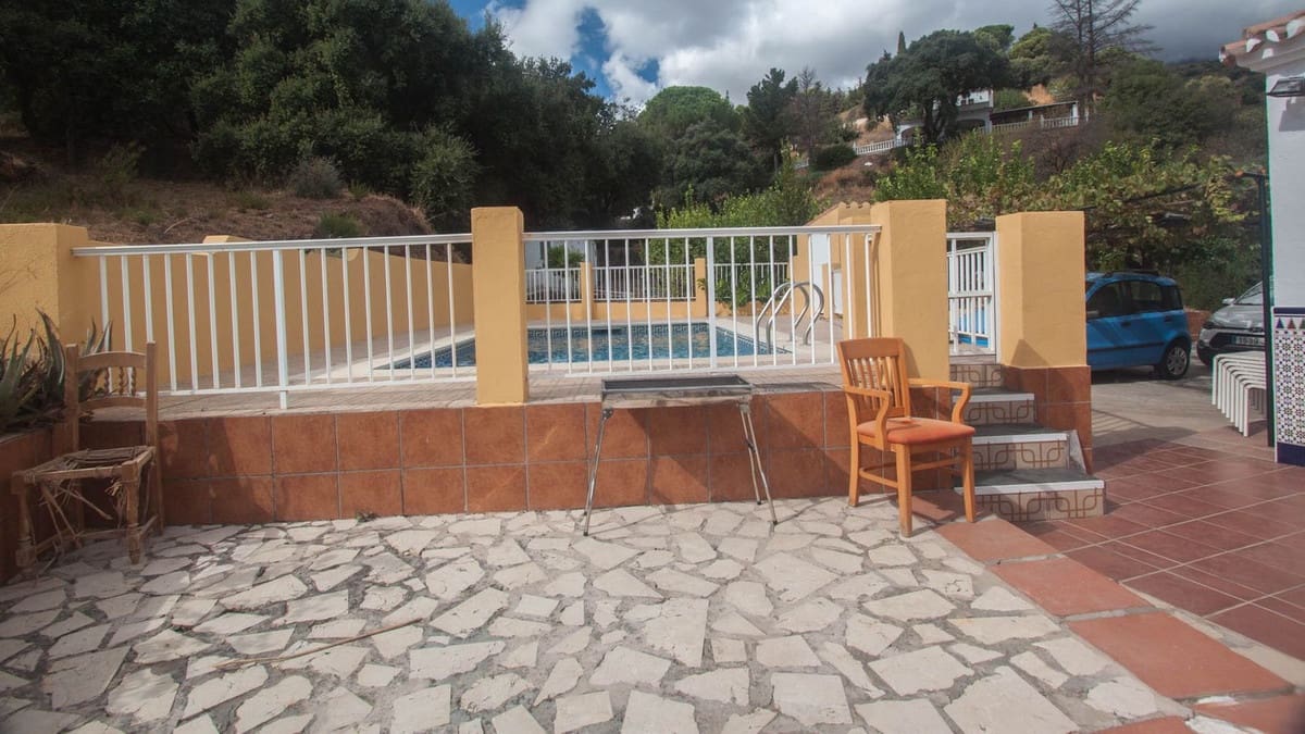 3 soverom Finca/Herregård til salgs i Estepona med svømmebasseng - € 475 000 (Ref: 9823469)