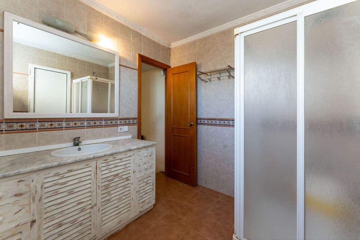 2 sovrum Finca/Hus på landet till salu i Ojen med pool - 495 000 € (Ref: 9823471)
