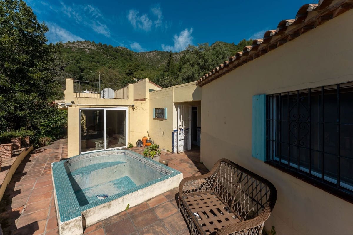 2 sovrum Finca/Hus på landet till salu i Ojen med pool - 495 000 € (Ref: 9823471)