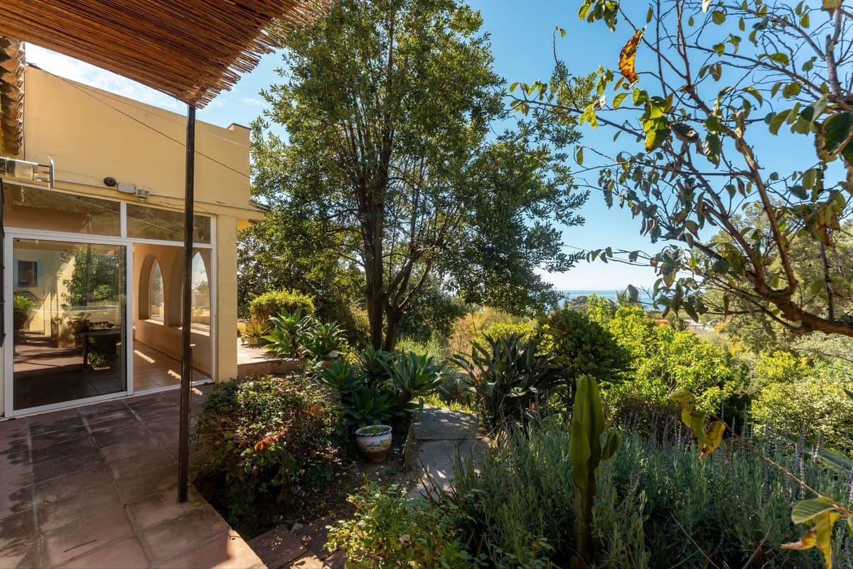 2 sovrum Finca/Hus på landet till salu i Ojen med pool - 495 000 € (Ref: 9823471)