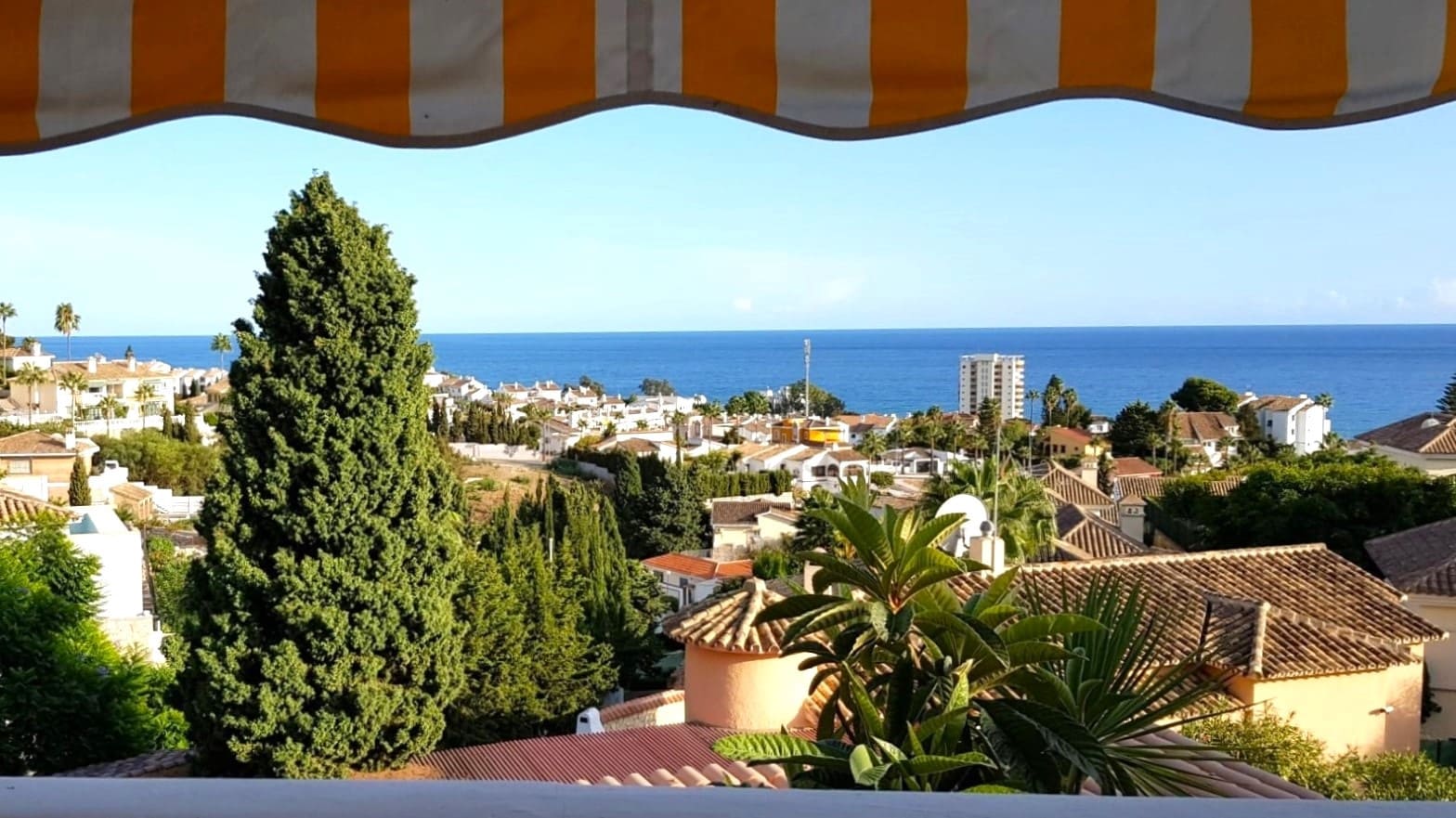 3 Zimmer Villa zu verkaufen in Mijas Costa mit Pool - 950.000 € (Ref: 9824974)