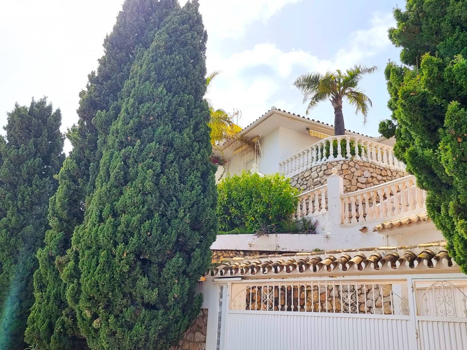 3 Zimmer Villa zu verkaufen in Mijas Costa mit Pool - 950.000 € (Ref: 9824974)