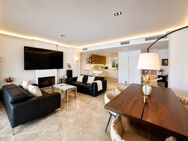 4 soveværelse Semi-Rækkehus til salg i Marbella med swimmingpool garage - € 1.485.000 (Ref: 9824975)