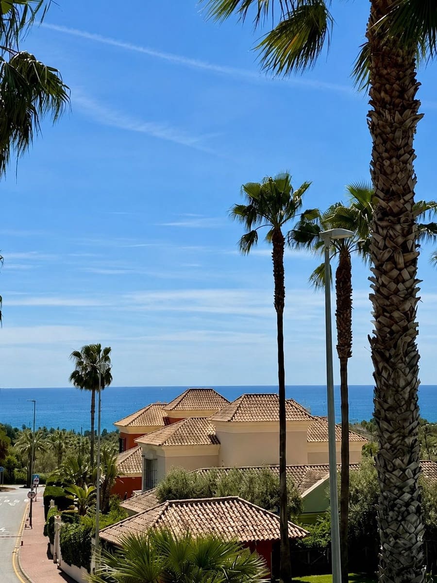 4 chambre Villa/Maison Semi-Mitoyenne à vendre à Marbella avec piscine garage - 1 485 000 € (Ref: 9824975)