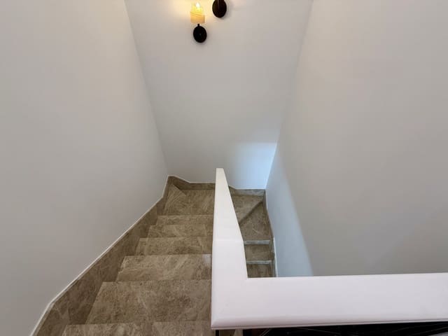 4 soveværelse Semi-Rækkehus til salg i Marbella med swimmingpool garage - € 1.485.000 (Ref: 9824975)