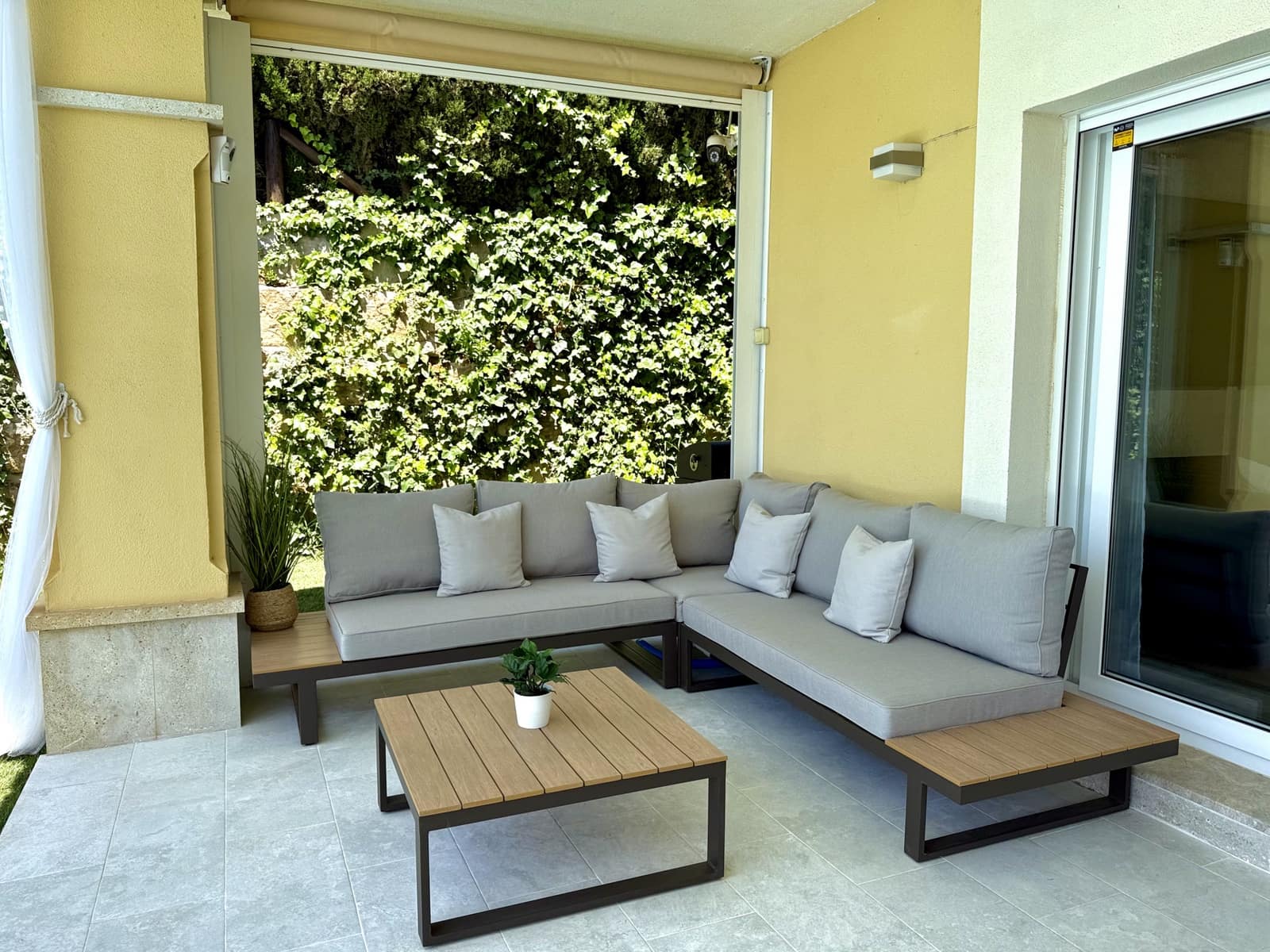 4 chambre Villa/Maison Semi-Mitoyenne à vendre à Marbella avec piscine garage - 1 485 000 € (Ref: 9824975)