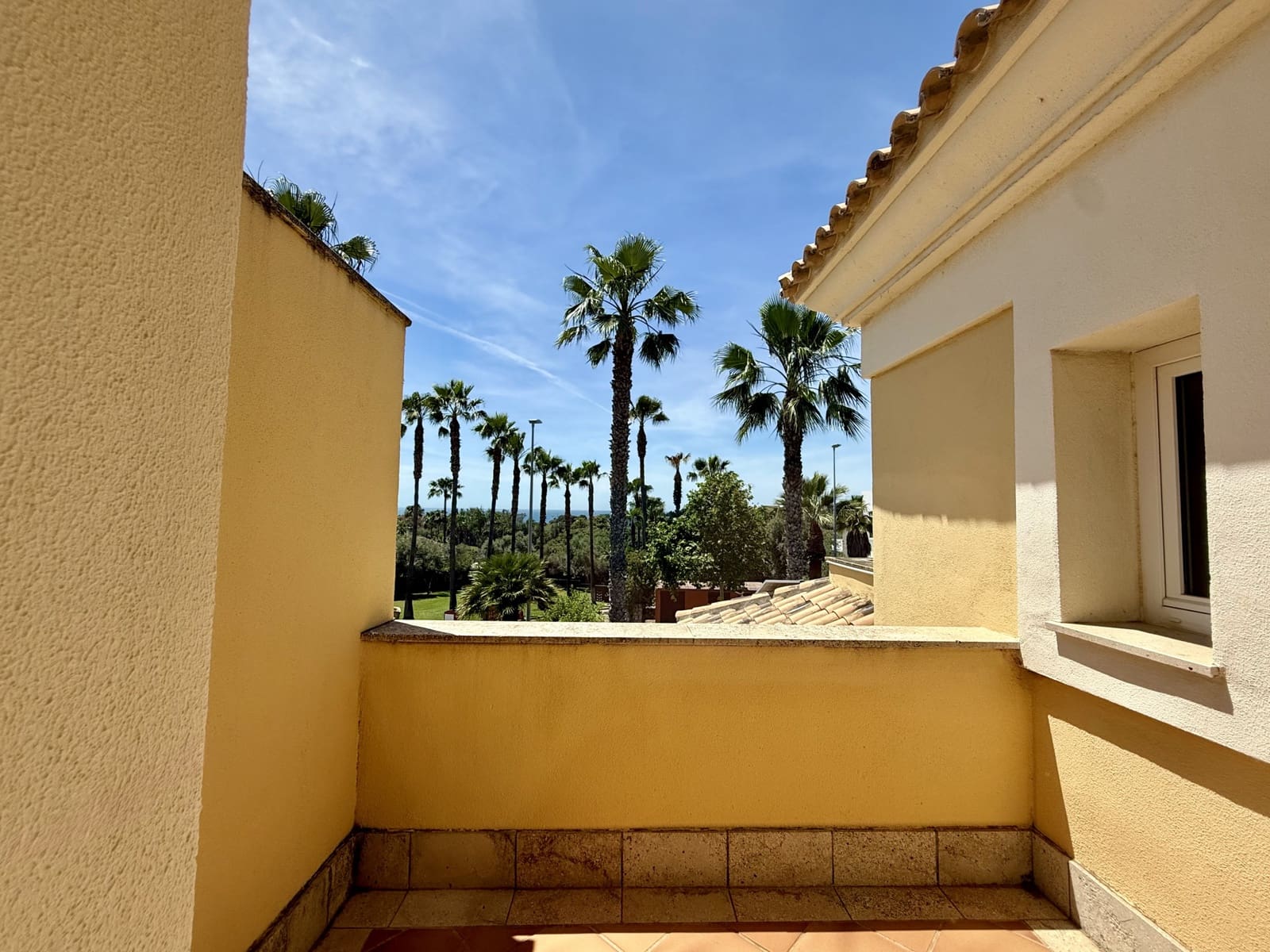 4 chambre Villa/Maison Semi-Mitoyenne à vendre à Marbella avec piscine garage - 1 485 000 € (Ref: 9824975)