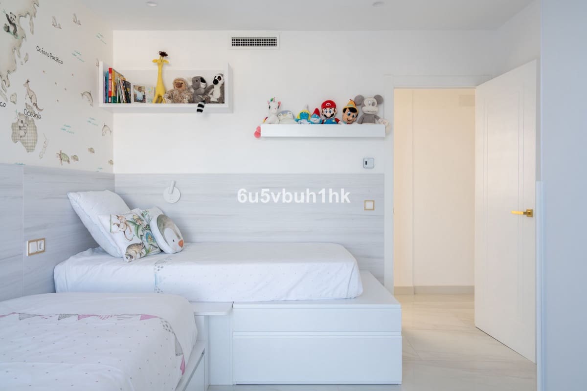 Casa de 4 habitaciones en La Mairena en venta con piscina - 850.000 € (Ref: 9824976)