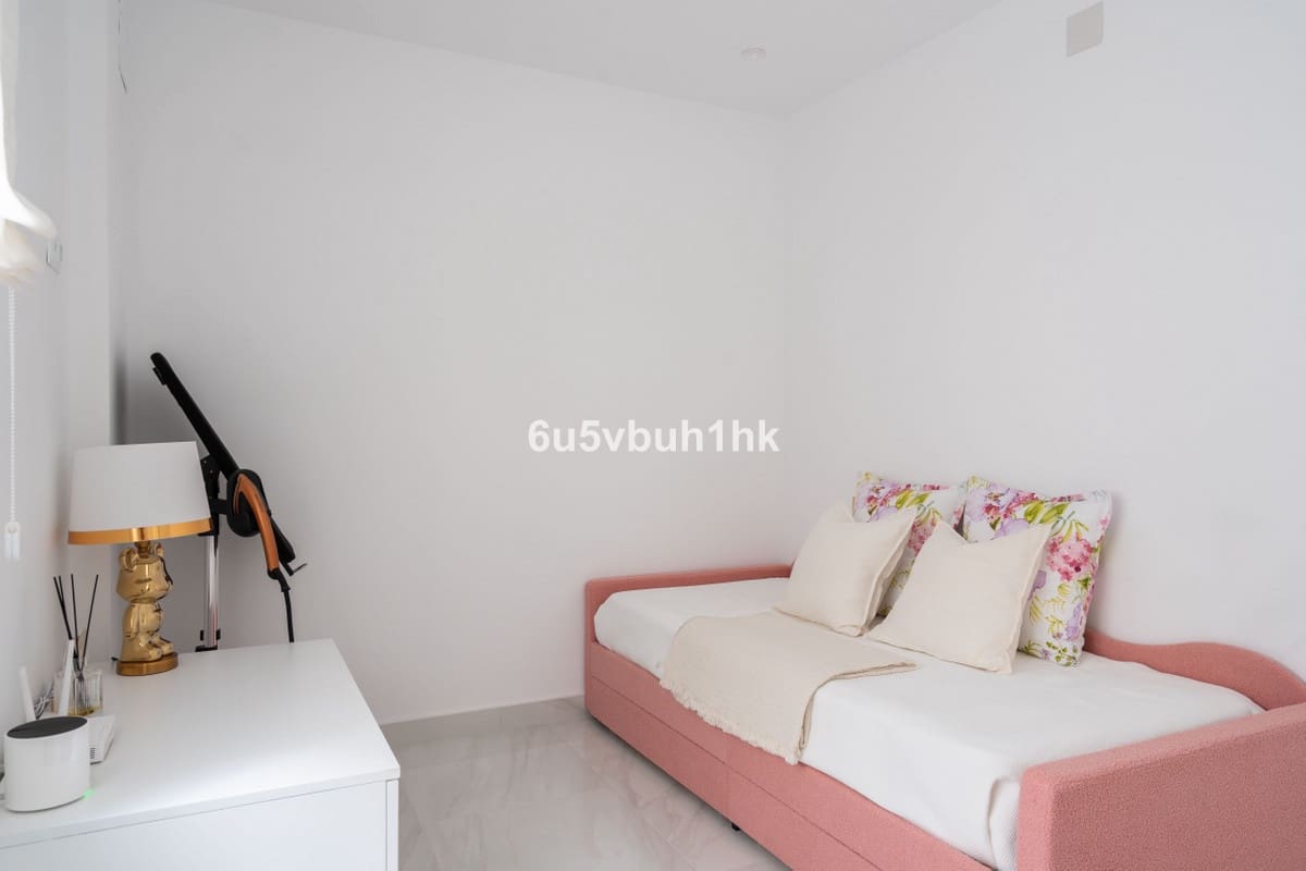Casa de 4 habitaciones en La Mairena en venta con piscina - 850.000 € (Ref: 9824976)