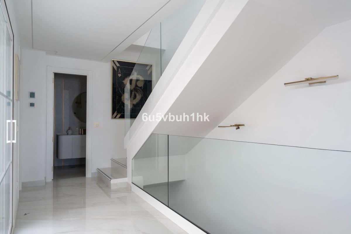 Casa de 4 habitaciones en La Mairena en venta con piscina - 850.000 € (Ref: 9824976)