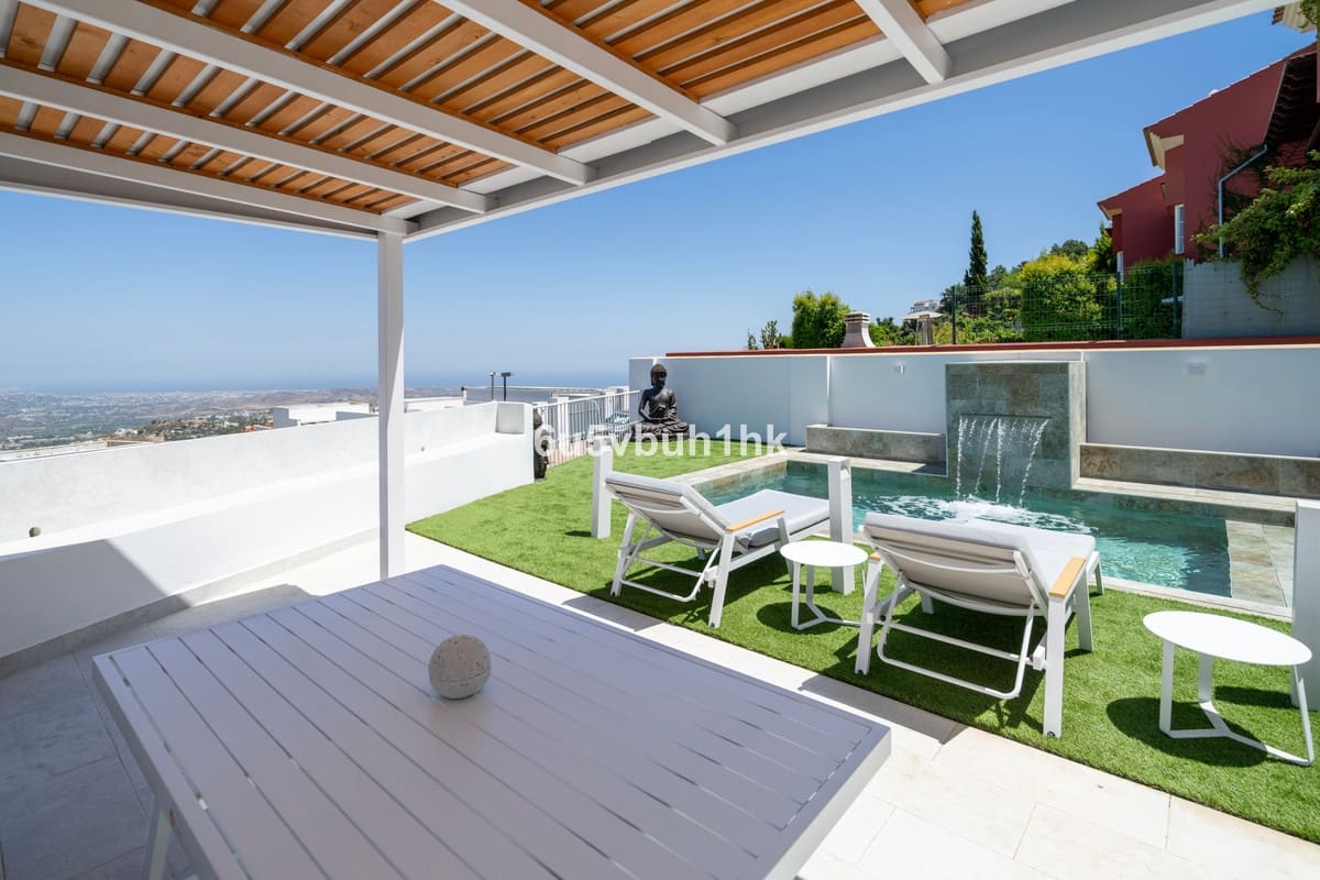 Casa de 4 habitaciones en La Mairena en venta con piscina - 850.000 € (Ref: 9824976)