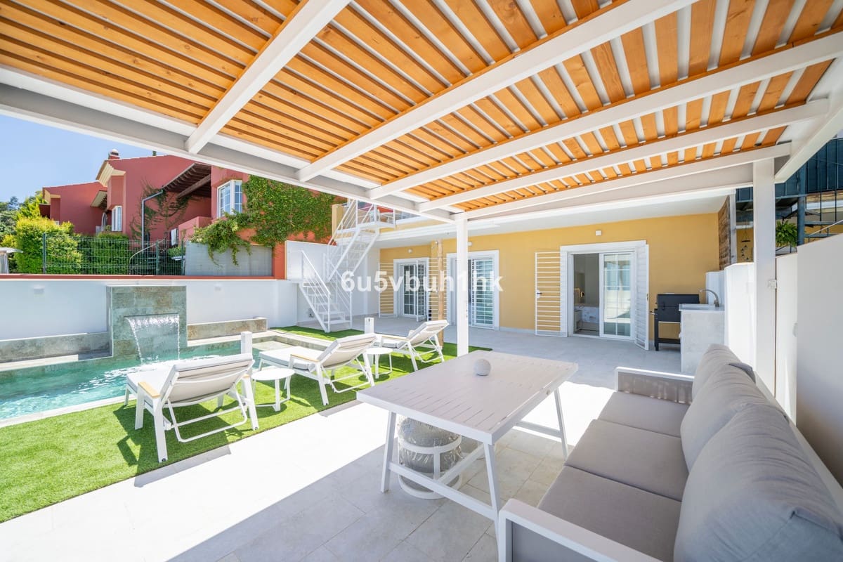 Casa de 4 habitaciones en La Mairena en venta con piscina - 850.000 € (Ref: 9824976)