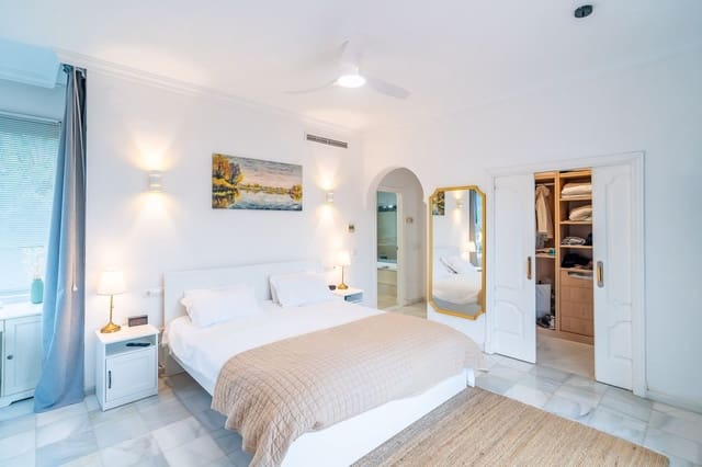 3 sypialnia Willa na sprzedaż w Mijas Golf, Mijas z basenem garażem - 990 000 € (Ref: 9824979)