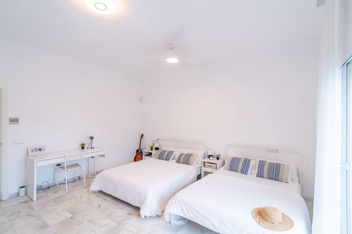 3 bedroom Villa for sale in Mijas Golf with pool garage - € 990,000 (Ref: 9824979)