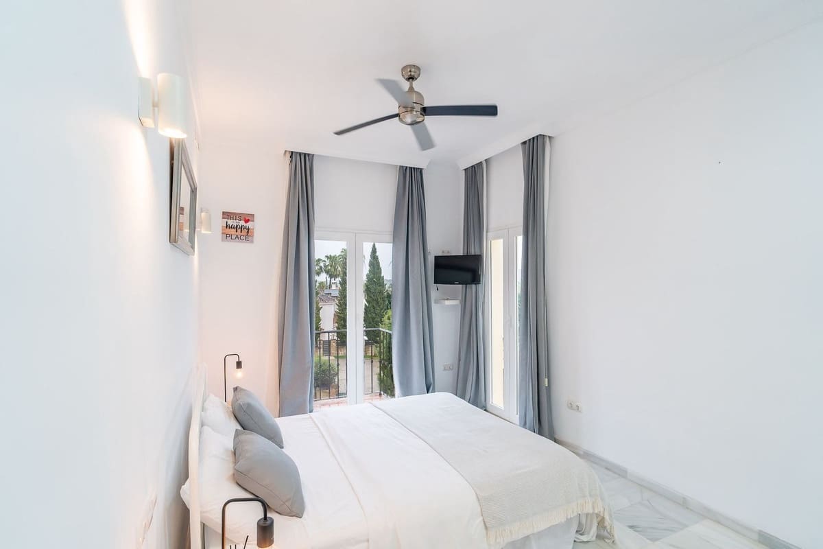 3 bedroom Villa for sale in Mijas Golf with pool garage - € 990,000 (Ref: 9824979)