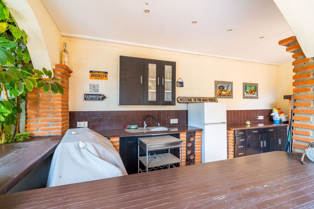 3 bedroom Villa for sale in Mijas Golf with pool garage - € 990,000 (Ref: 9824979)