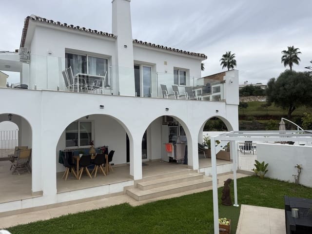 5 makuuhuone Huvila myytävänä paikassa Mijas pueblo, Mijas mukana uima-altaan 
autotalli - 990 000 € (Ref: 9824980)