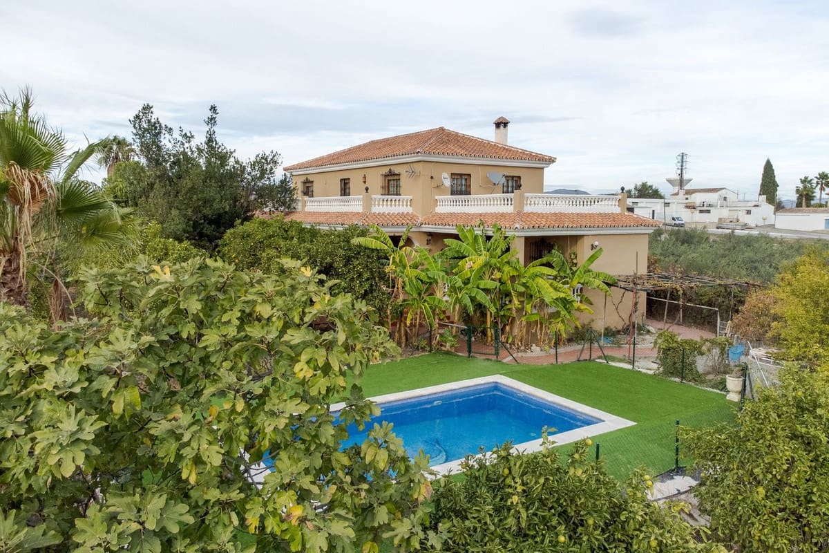 8 sypialnia Willa na sprzedaż w Alhaurin el Grande z basenem - 995 000 € (Ref: 9824983)