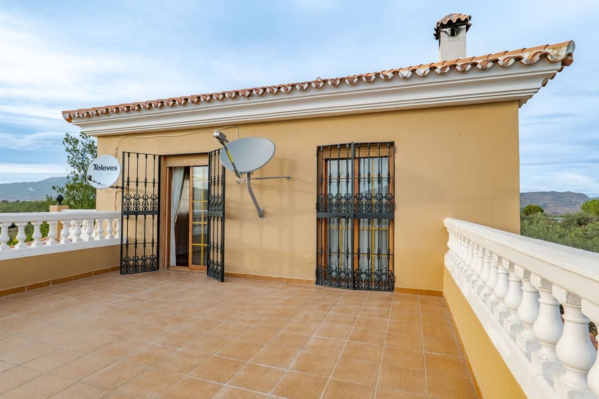 8 sypialnia Willa na sprzedaż w Alhaurin el Grande z basenem - 995 000 € (Ref: 9824983)