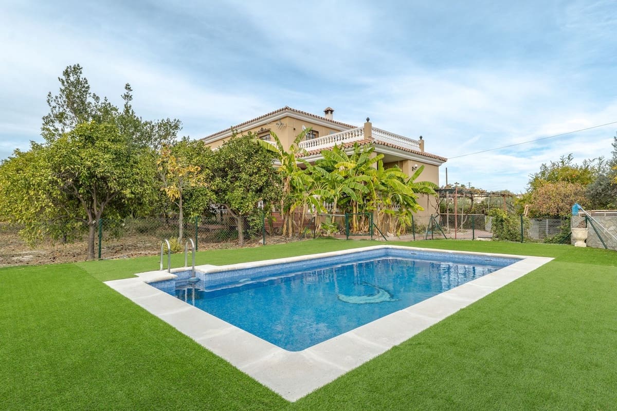 8 sypialnia Willa na sprzedaż w Alhaurin el Grande z basenem - 995 000 € (Ref: 9824983)