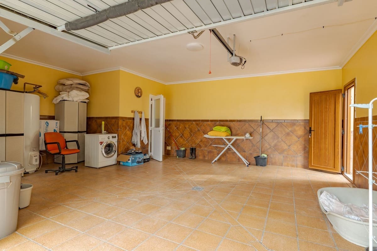 8 sypialnia Willa na sprzedaż w Alhaurin el Grande z basenem - 995 000 € (Ref: 9824983)
