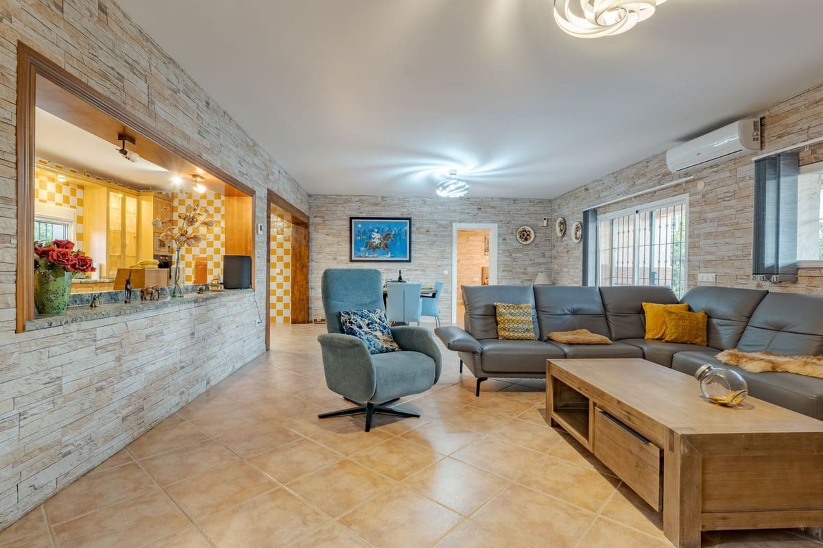 8 sypialnia Willa na sprzedaż w Alhaurin el Grande z basenem - 995 000 € (Ref: 9824983)