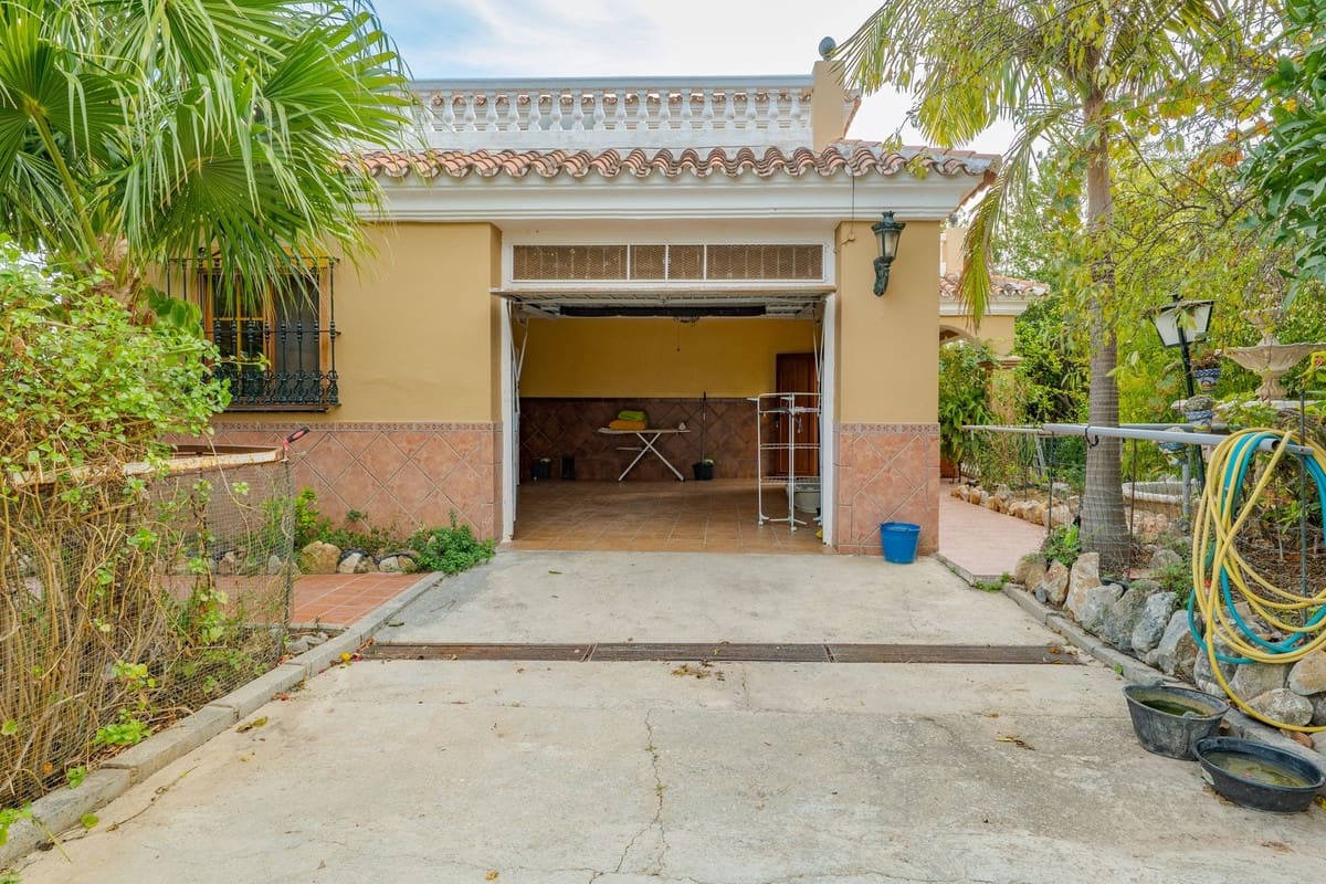 8 sypialnia Willa na sprzedaż w Alhaurin el Grande z basenem - 995 000 € (Ref: 9824983)