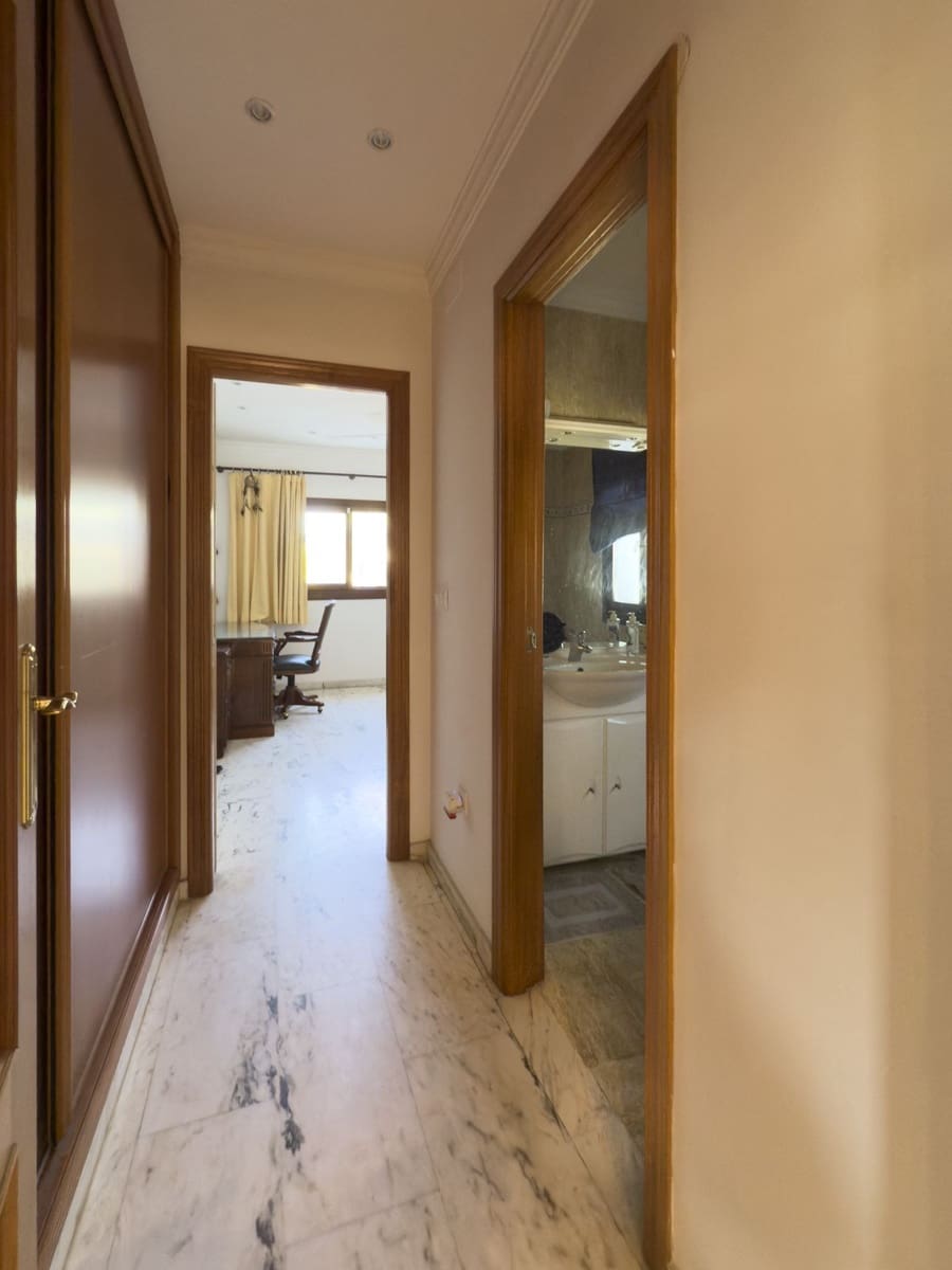 4 bedroom Villa for sale in Alhaurin el Grande with pool garage - € 999,999 (Ref: 9824985)
