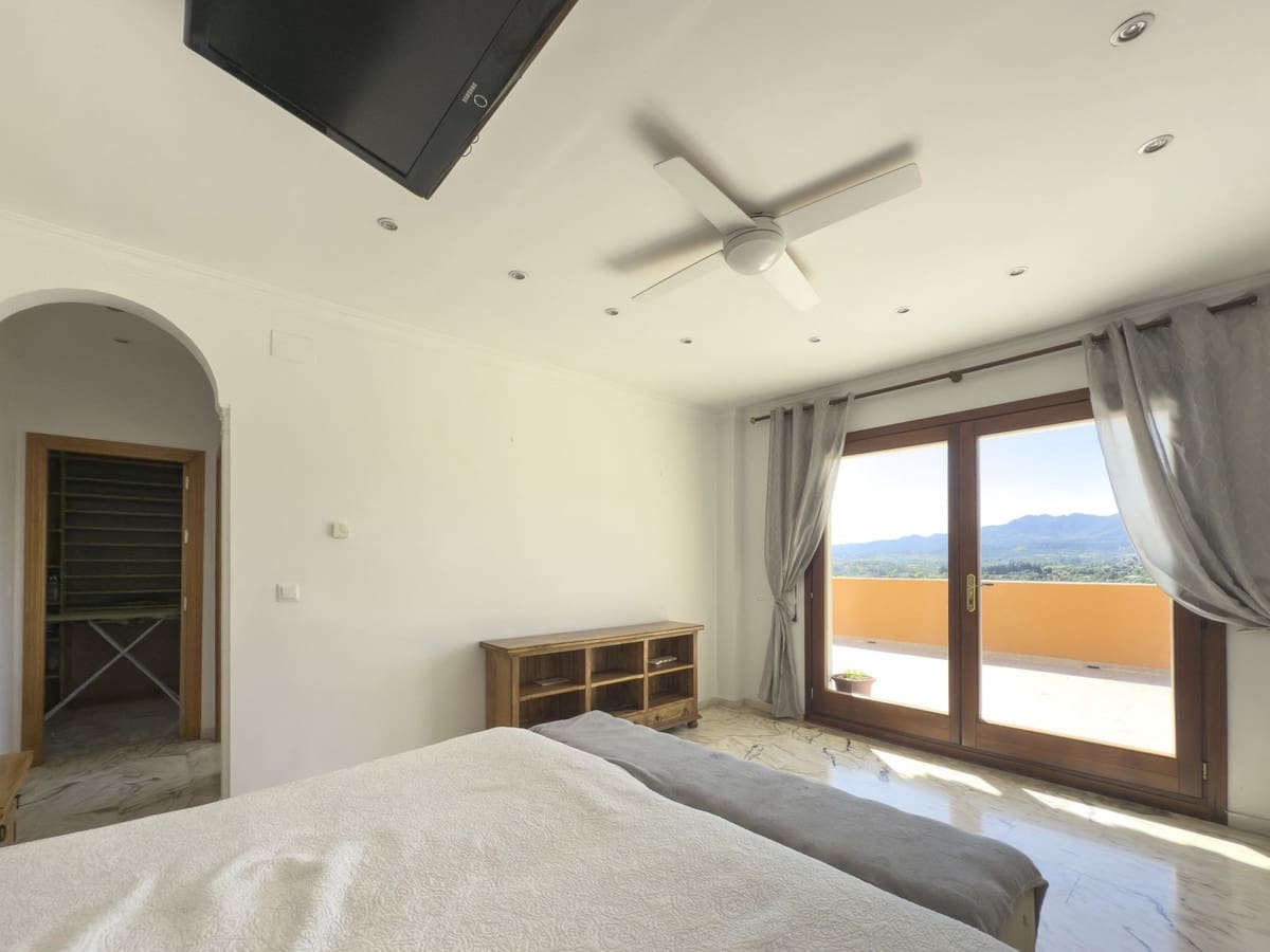 4 bedroom Villa for sale in Alhaurin el Grande with pool garage - € 999,999 (Ref: 9824985)