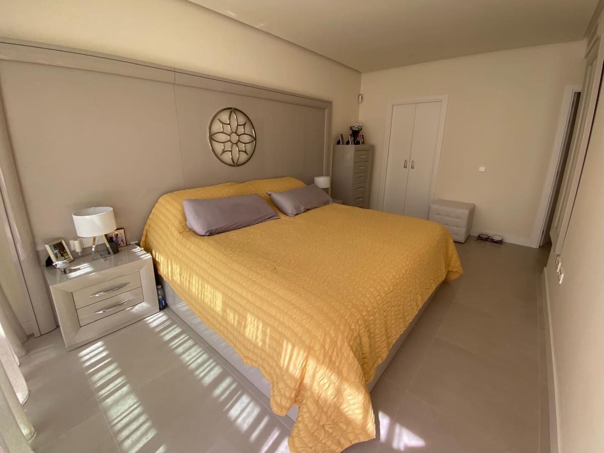 3 bedroom Townhouse for sale in Sotogrande with pool garage - € 845,000 (Ref: 9824987)