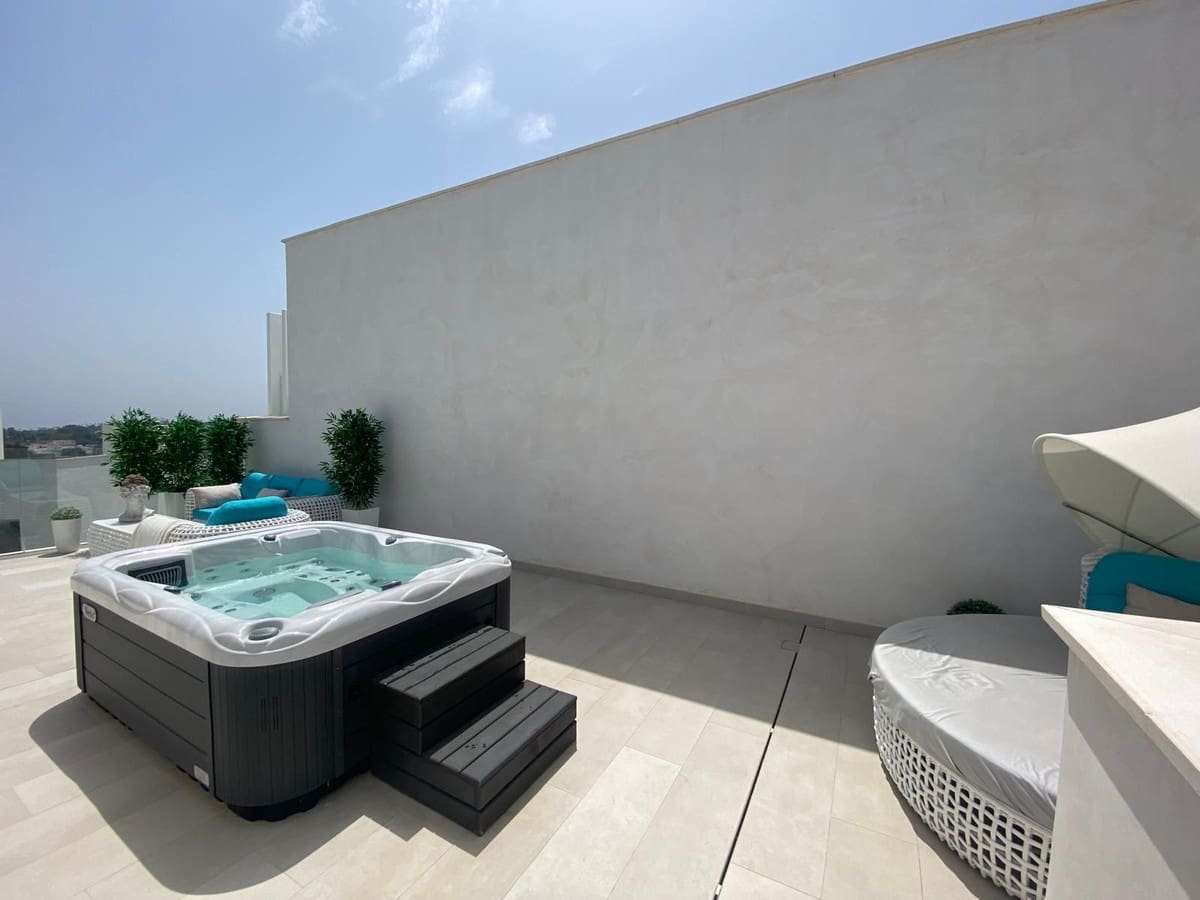 3 bedroom Townhouse for sale in Sotogrande with pool garage - € 845,000 (Ref: 9824987)