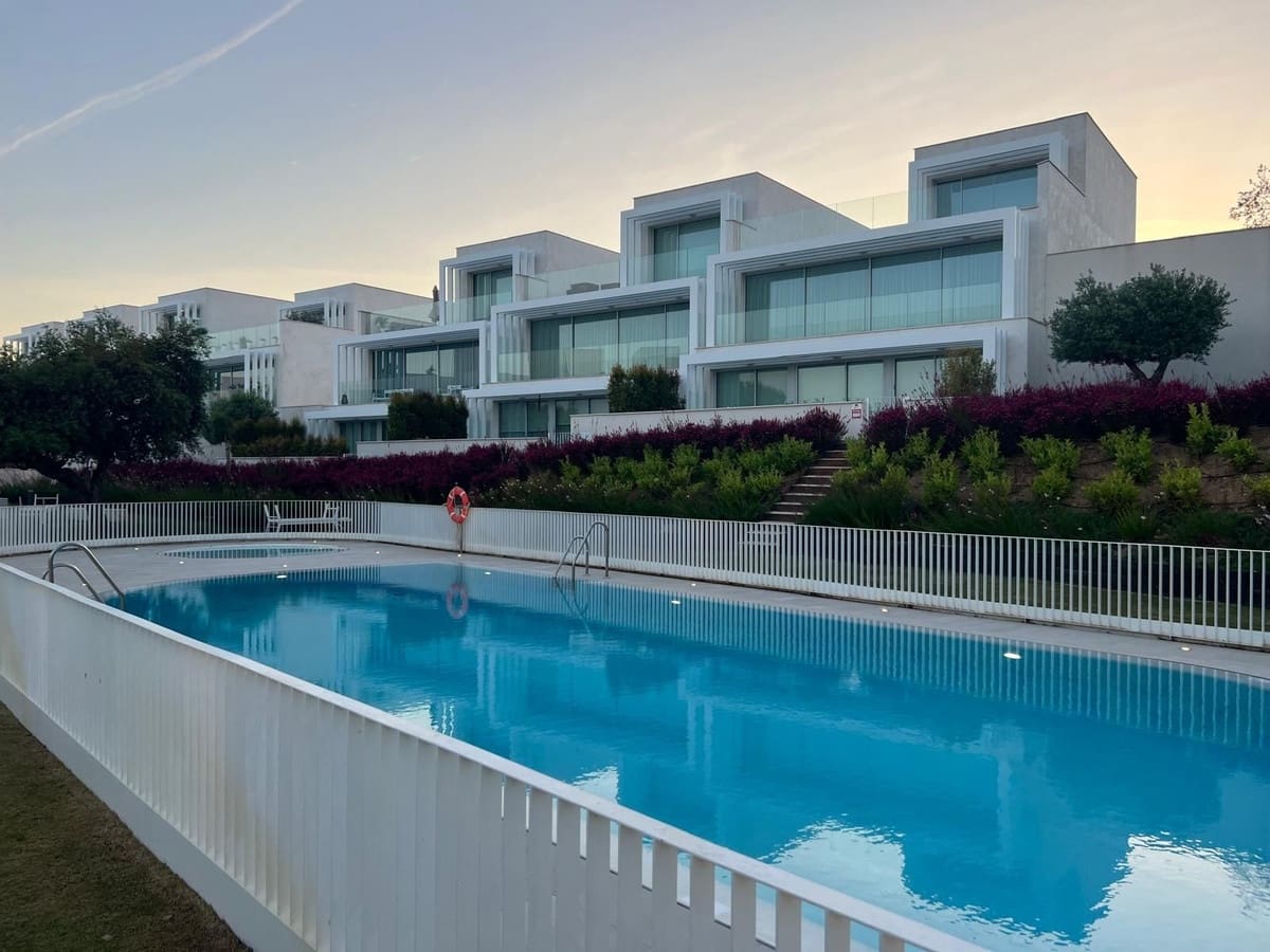 3 bedroom Townhouse for sale in Sotogrande with pool garage - € 845,000 (Ref: 9824987)