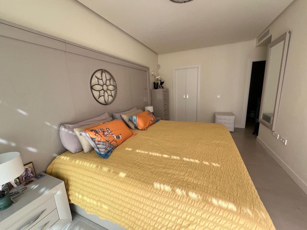 3 bedroom Townhouse for sale in Sotogrande with pool garage - € 845,000 (Ref: 9824987)