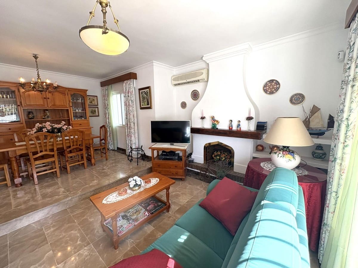 4 Zimmer Villa zu verkaufen in Alhaurin de la Torre mit Garage - 799.000 € (Ref: 9824989)