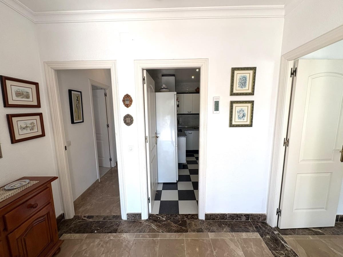 4 Zimmer Villa zu verkaufen in Alhaurin de la Torre mit Garage - 799.000 € (Ref: 9824989)