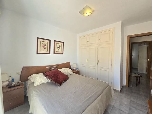 Pareado de 4 habitaciones en Torremolinos en venta con piscina - 550.000 € (Ref: 9824990)