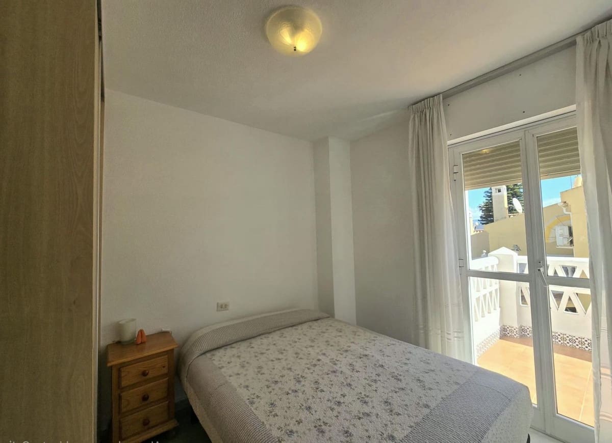 Pareado de 4 habitaciones en Torremolinos en venta con piscina - 550.000 € (Ref: 9824990)