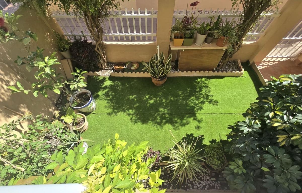 Pareado de 4 habitaciones en Torremolinos en venta con piscina - 550.000 € (Ref: 9824990)