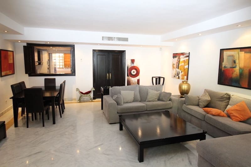 4 chambre Villa/Maison Semi-Mitoyenne à vendre à Golden Mile avec piscine - 1 600 000 € (Ref: 9824992)