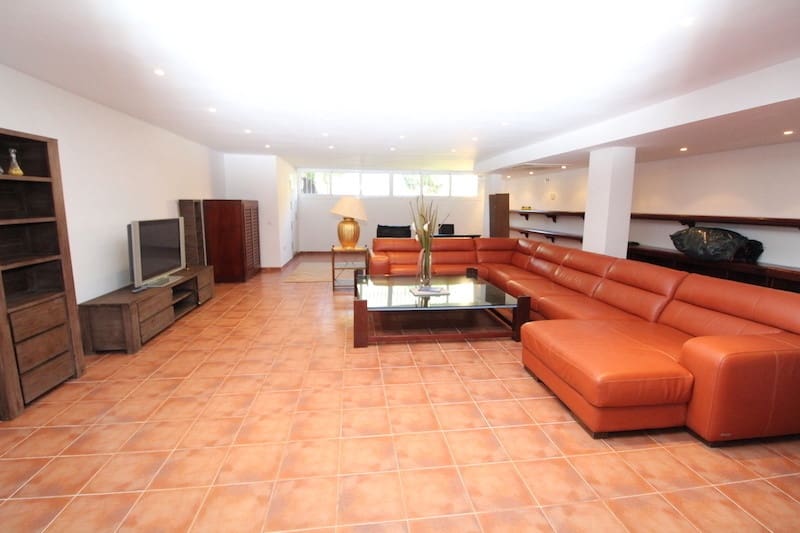 4 chambre Villa/Maison Semi-Mitoyenne à vendre à Golden Mile avec piscine - 1 600 000 € (Ref: 9824992)