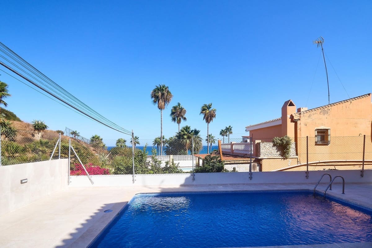5 bedroom Villa for sale in El Faro with pool - € 945,000 (Ref: 9826673)