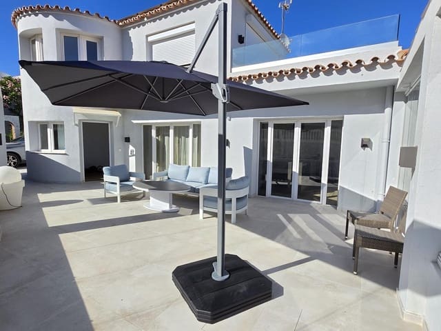 5 soveværelse Villa til salg i El Faro, Mijas med swimmingpool - € 945.000 (Ref: 9826673)