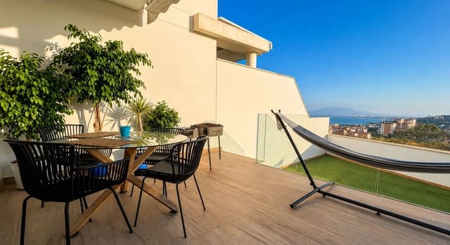 3 soveværelse Byhus til salg i Miraflores del Palo, Málaga by med swimmingpool garage - € 850.000 (Ref: 9826676)