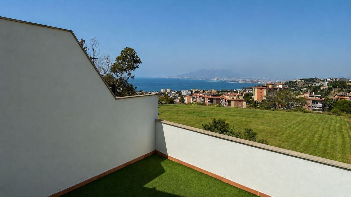 3 soveværelse Byhus til salg i Malaga by med swimmingpool garage - € 890.000 (Ref: 9826676)