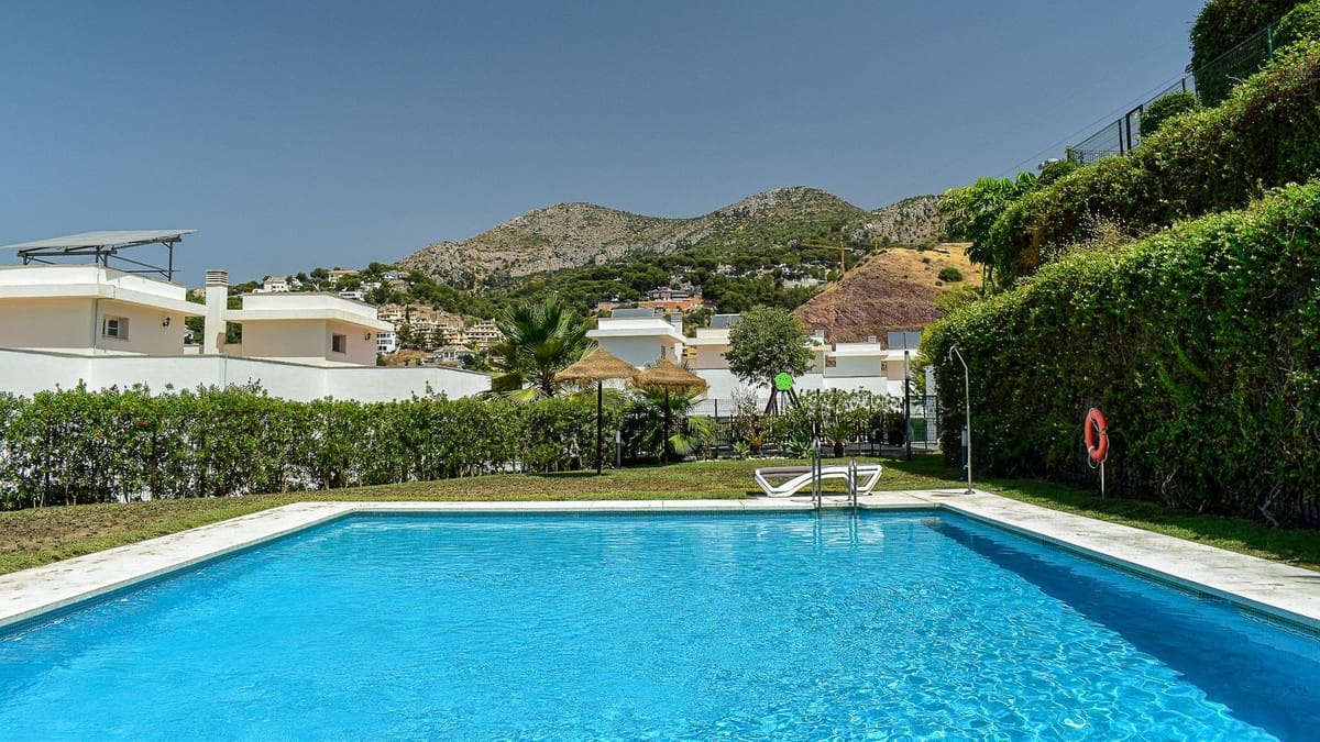 3 soveværelse Byhus til salg i Malaga by med swimmingpool garage - € 890.000 (Ref: 9826676)