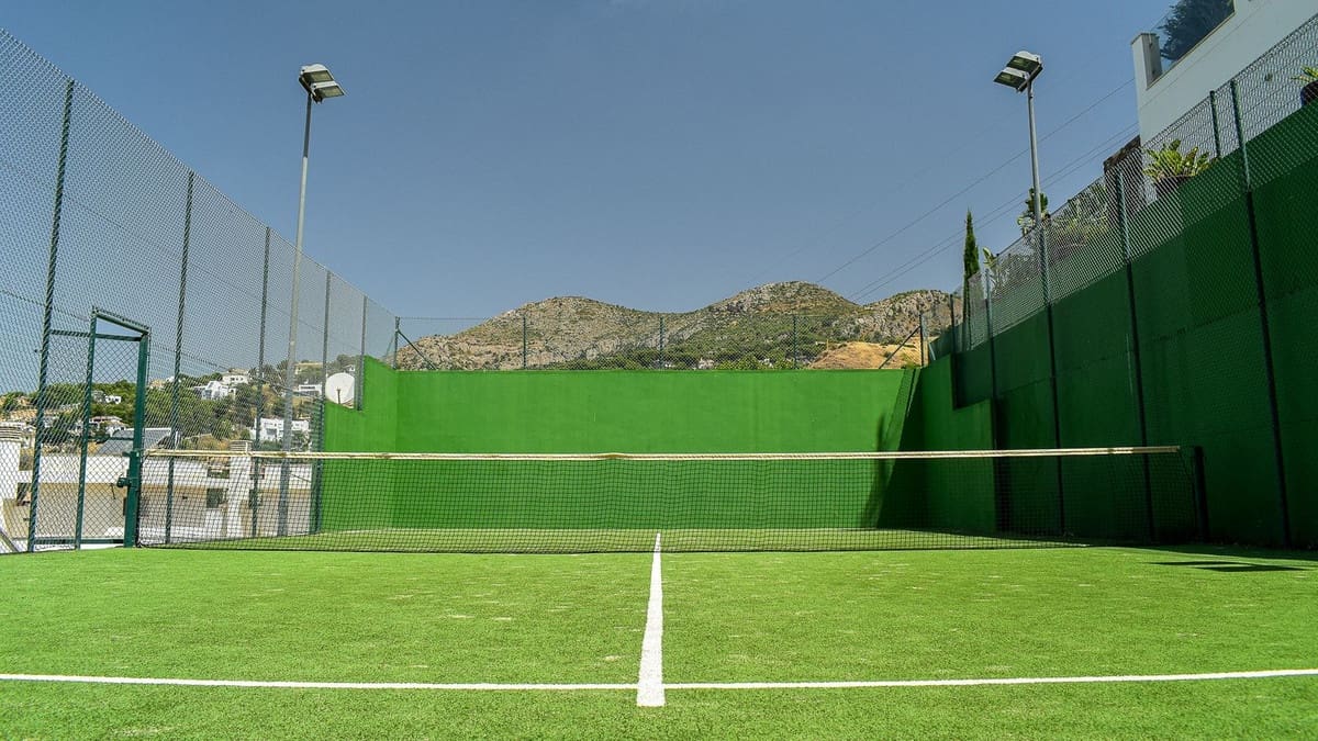 3 soveværelse Byhus til salg i Malaga by med swimmingpool garage - € 890.000 (Ref: 9826676)