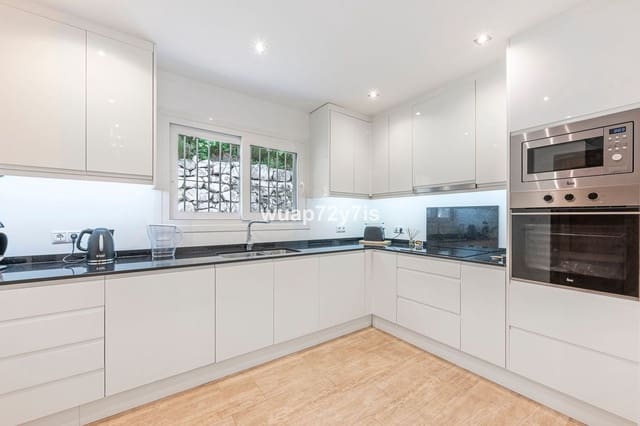 3 soverom Villa til salgs i El Rosario, Marbella - € 999 000 (Ref: 9826677)