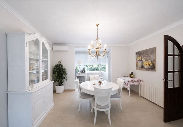 5 camera da letto Casa in vendita in San Pedro de Alcántara Pueblo, Marbella con piscina - 945.000 € (Rif: 9827167)