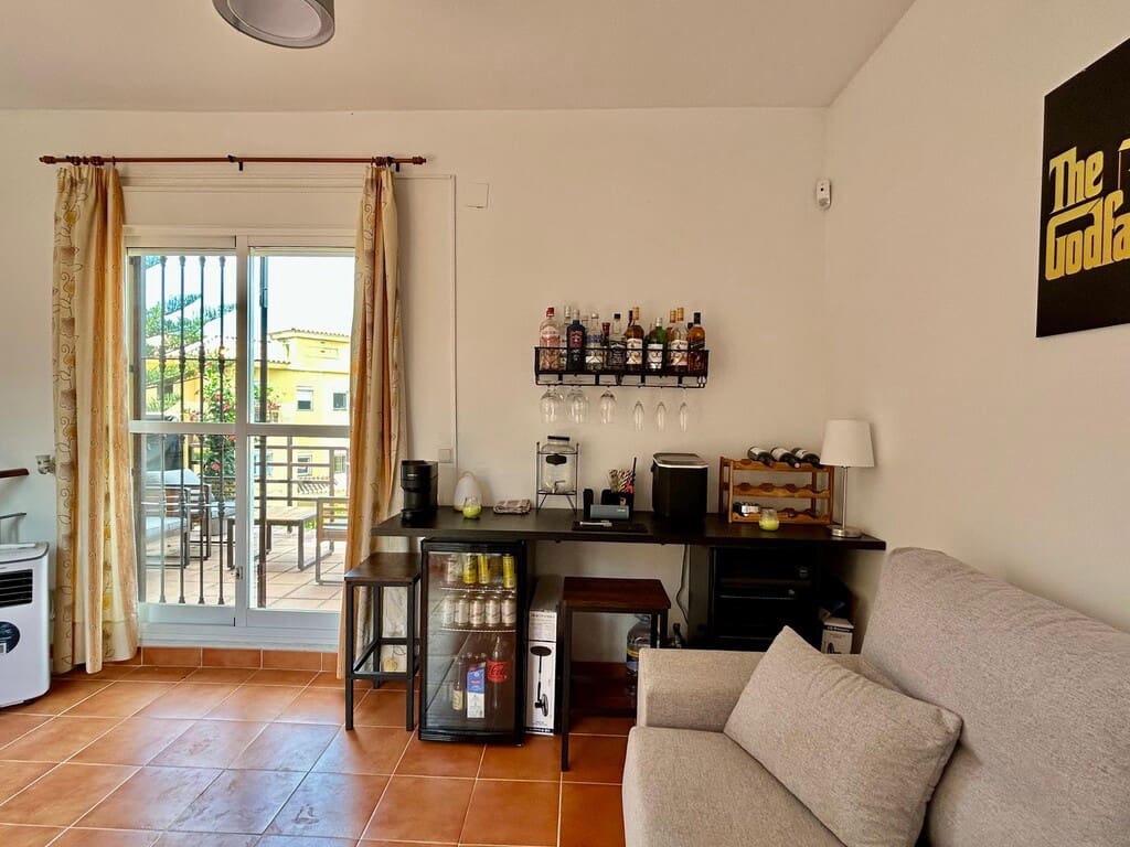 4 soveværelse Semi-Rækkehus til salg i New Golden Mile med swimmingpool garage - € 549.000 (Ref: 9831244)